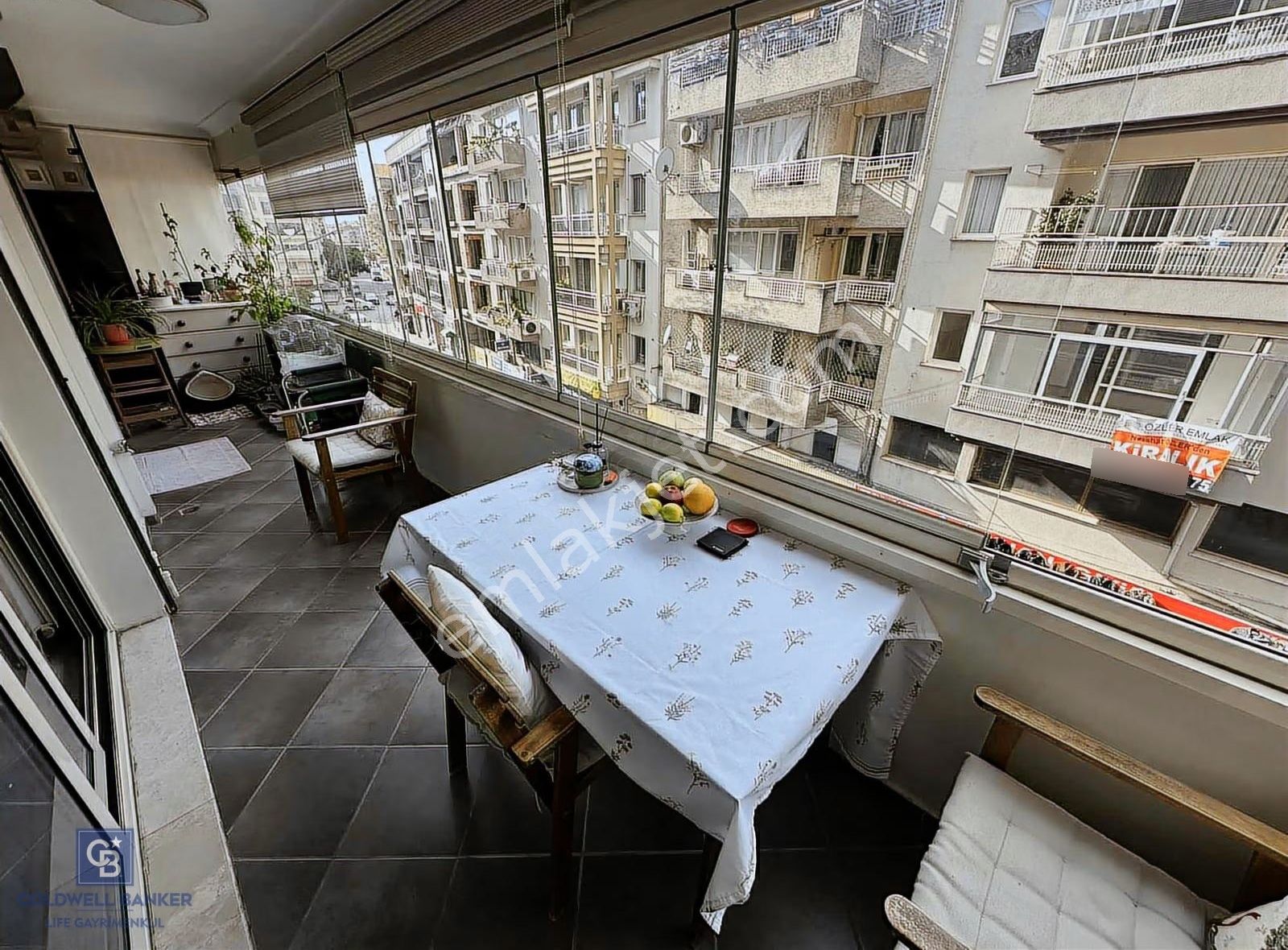 Karşıyaka Atakent'te 2. Kat Tadilatlı 3+1 Satılık Daire - Görsel 10