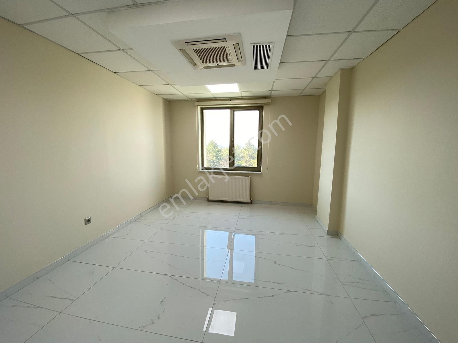 Karaca Plazada Yapılı Geniş Ferah 3+1 Kiralık Ofis - Görsel 6