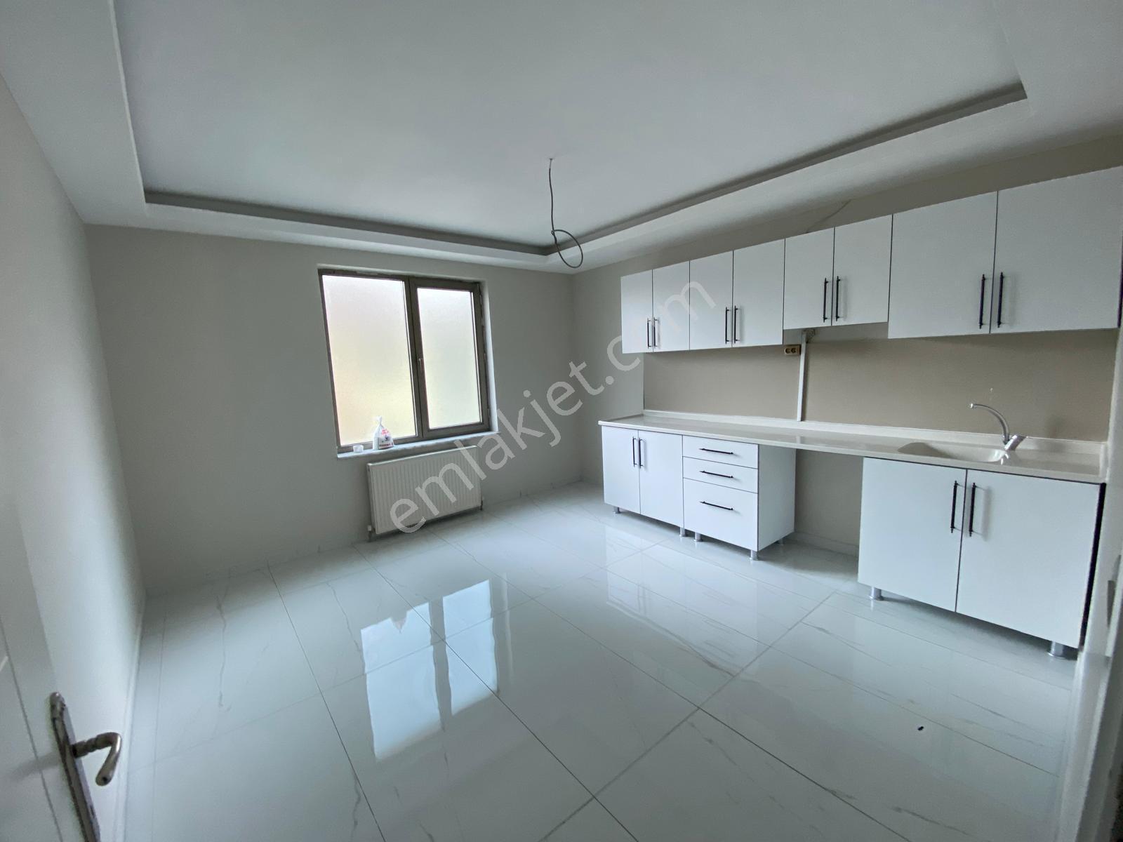 Karaca Plazada Yapılı Geniş Ferah 3+1 Kiralık Ofis - Görsel 13