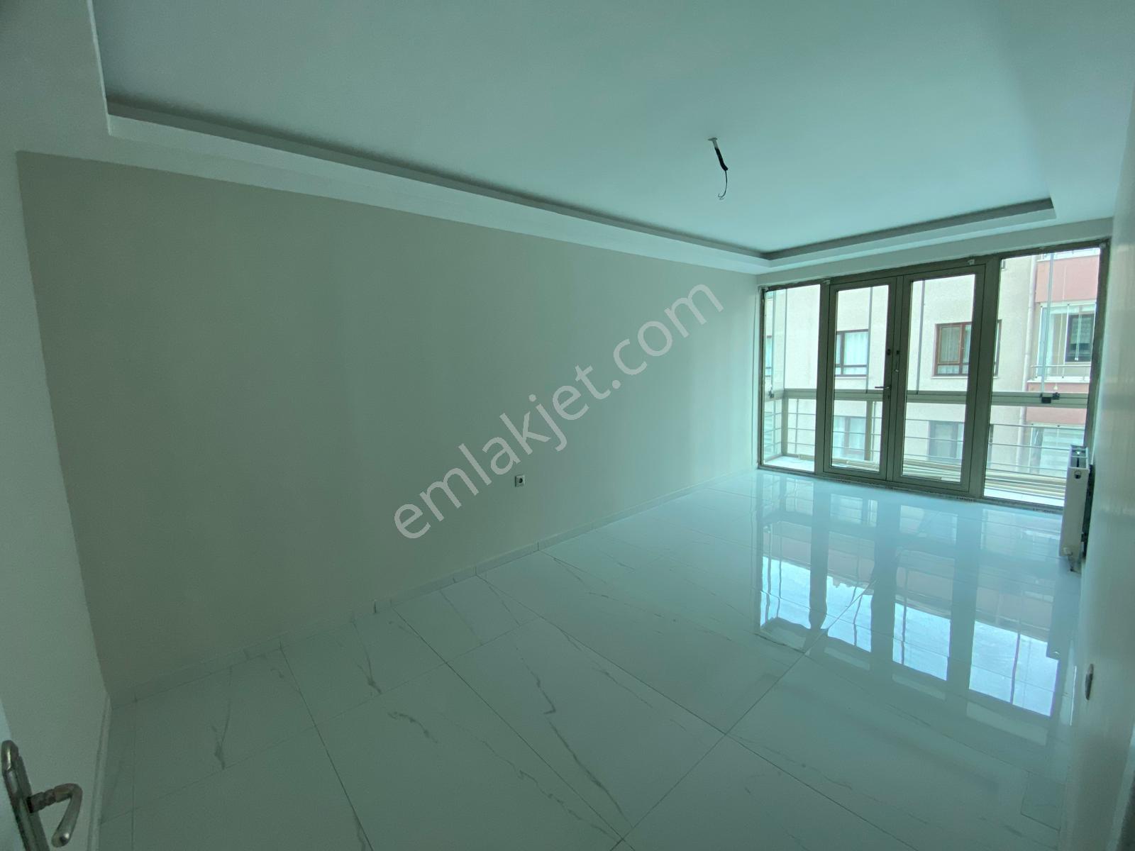 Karaca Plazada Yapılı Geniş Ferah 3+1 Kiralık Ofis - Görsel 17