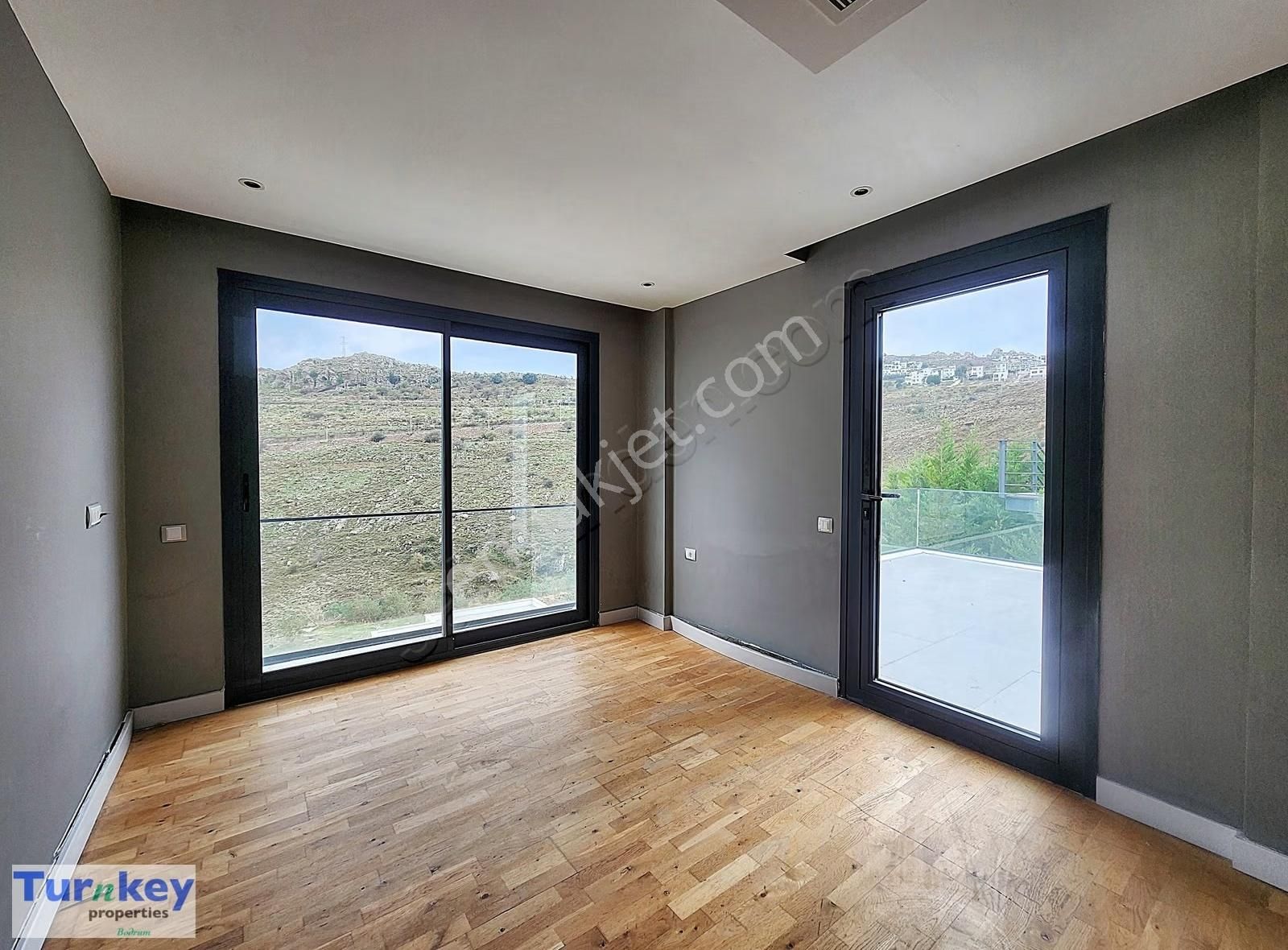 Deniz Manzaralı Özel Havuzlu 3 Odalı Satılık Villa - Görsel 12