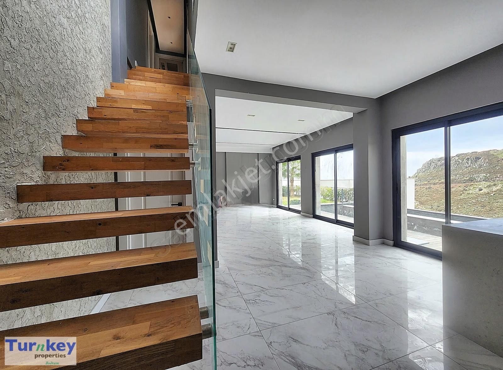 Deniz Manzaralı Özel Havuzlu 3 Odalı Satılık Villa - Görsel 8