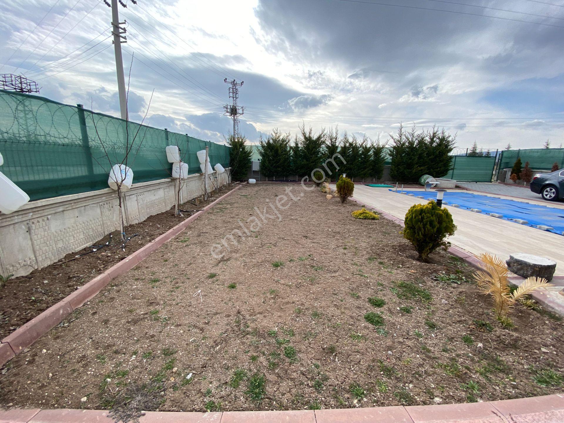 Kahramankazanda 500 M2 Arsa Üzerine Yapılı Havuzlu İmarlı İskanlı Satılık Lüx Villa - Görsel 32