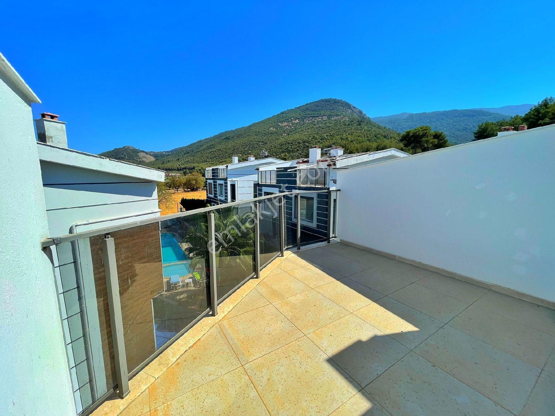 Güzelçamlıda Havuzlu Sitede Tek Müstakil 3+1 Bahçeli Villa - Görsel 32