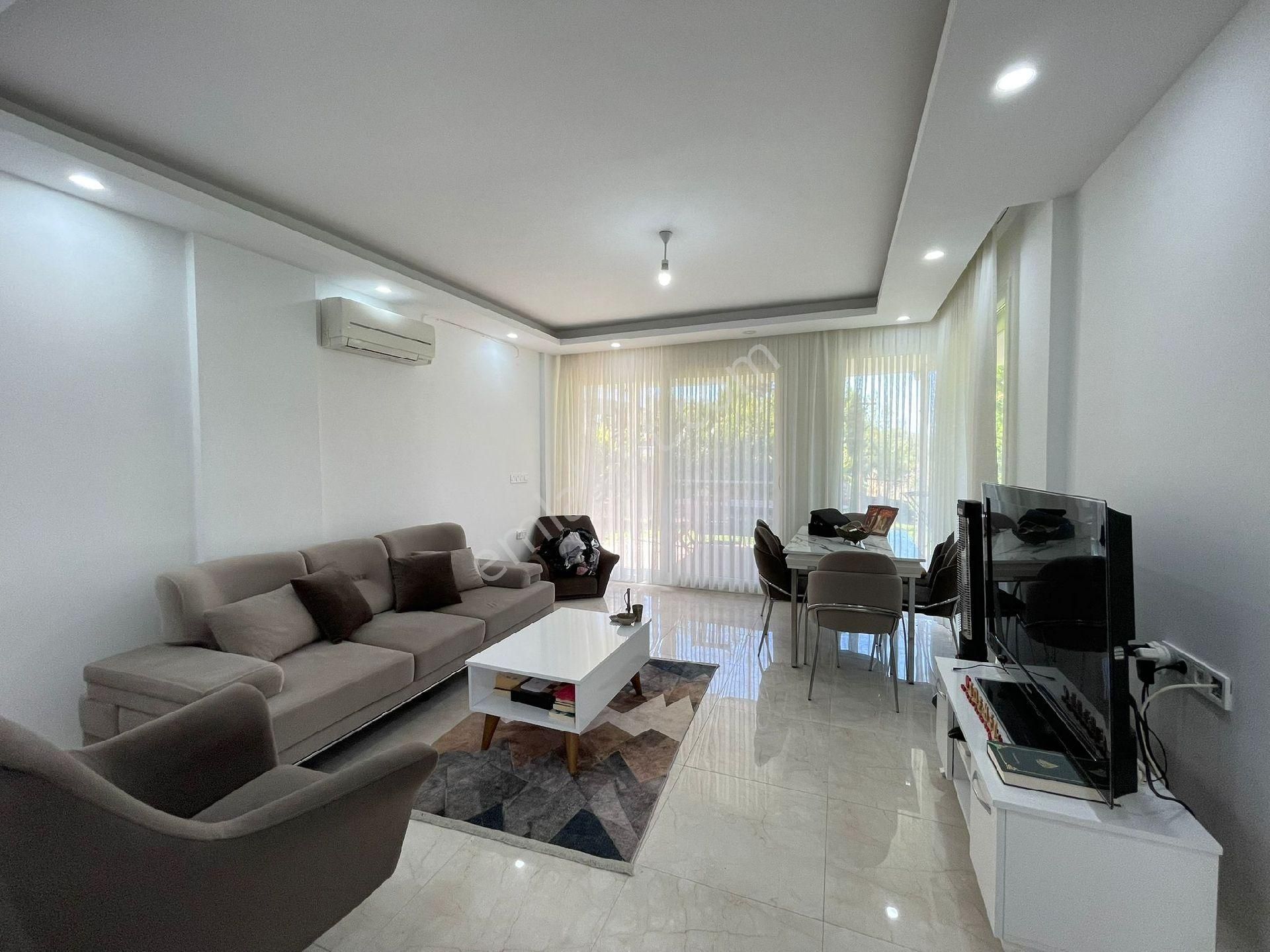 Güzelçamlıda Havuzlu Sitede Tek Müstakil 3+1 Bahçeli Villa - Görsel 17