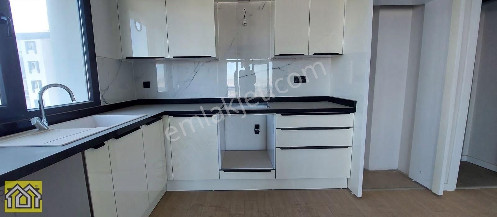 Site İçinde Sıfır, Deniz Manzaralı, Otoparklı 3+1 Daire - Görsel 12