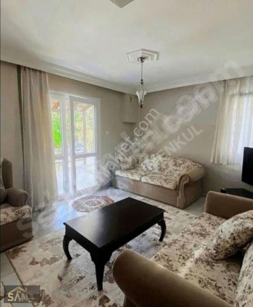 San Gayrimenkul'den Çeşmealtında Site İçinde 3+1 Eşyalı Villa - Görsel 3