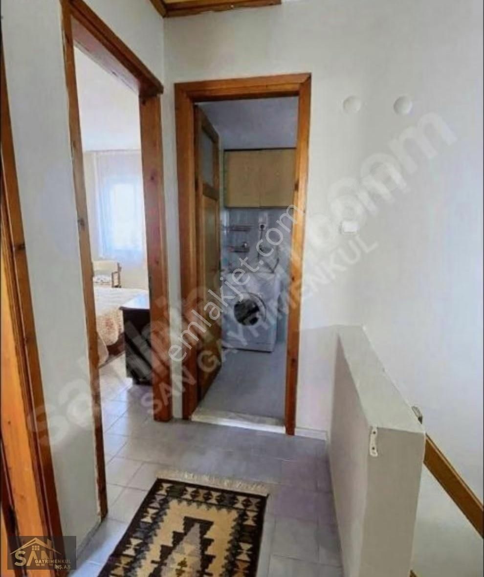 San Gayrimenkul'den Çeşmealtında Site İçinde 3+1 Eşyalı Villa - Görsel 22