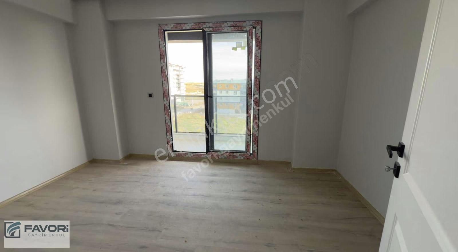 Favori'den Yavuz Sultan Selim'de Geniş 2+1 Sıfır Kapalı Garajlı - Görsel 2