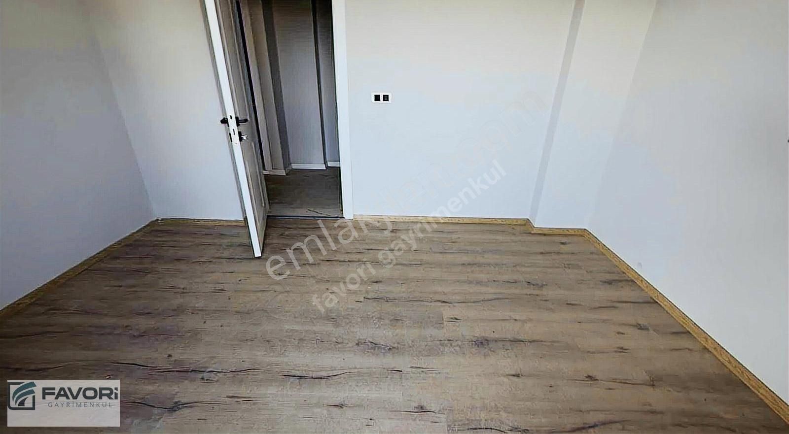 Favori'den Yavuz Sultan Selim'de Geniş 2+1 Sıfır Kapalı Garajlı - Görsel 7