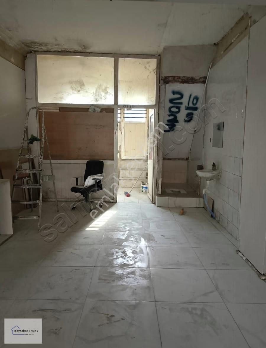 Yedikule Cadde Üzerinde 80 Metrekare Düz Giriş Dükkan 40.000tl - Görsel 5