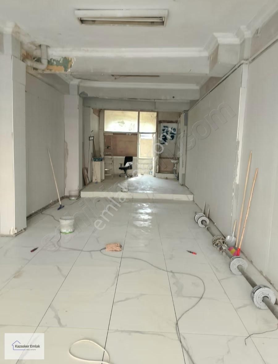 Yedikule Cadde Üzerinde 80 Metrekare Düz Giriş Dükkan 40.000tl