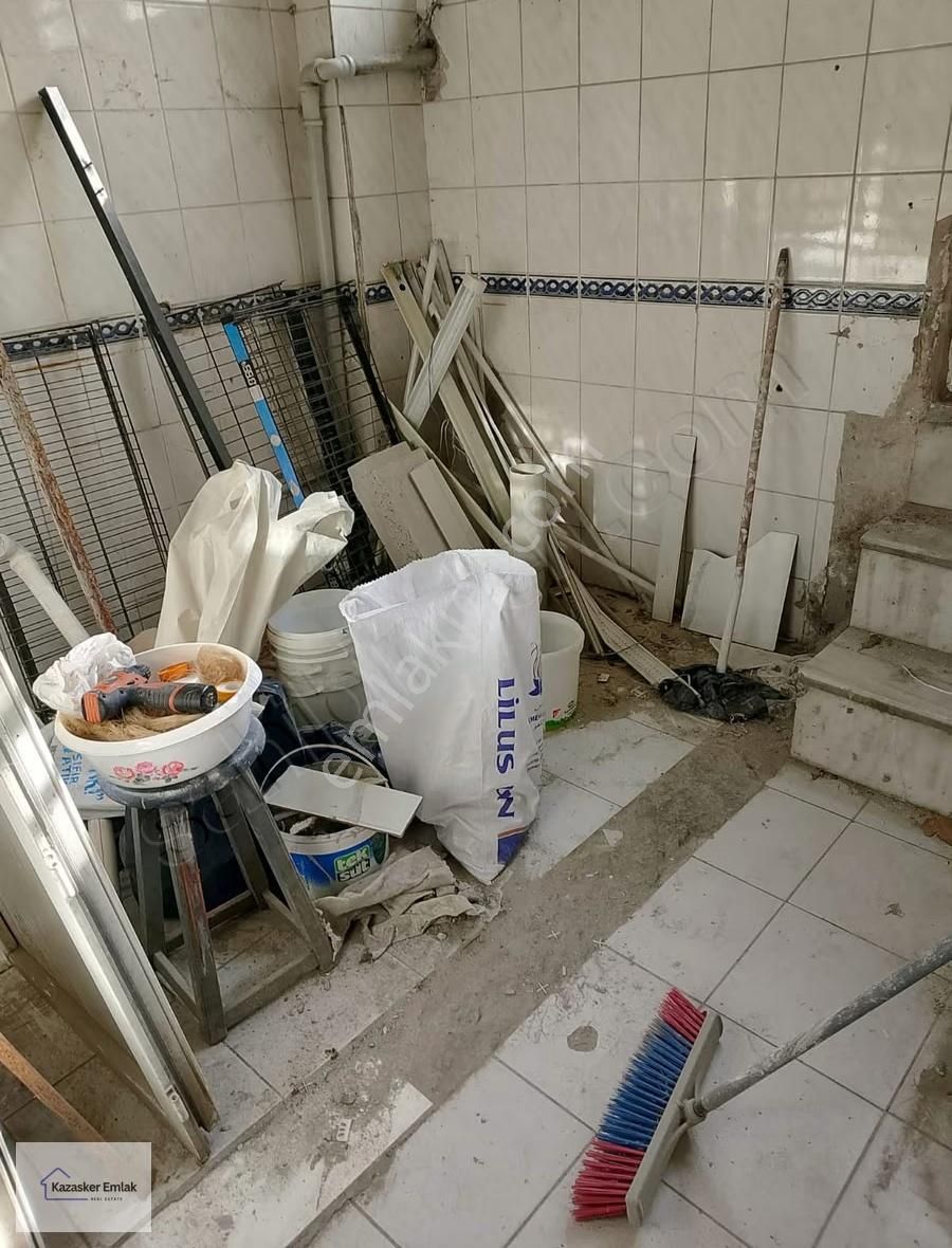 Yedikule Cadde Üzerinde 80 Metrekare Düz Giriş Dükkan 40.000tl - Görsel 3