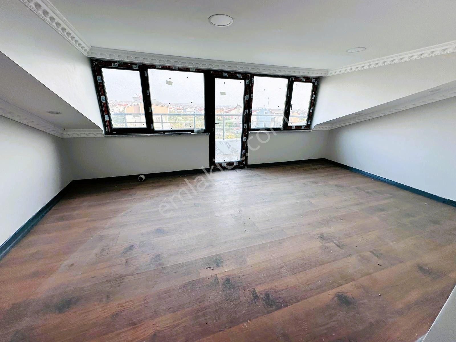 Yeniçiftlikte Denize Yakın Cadde Üstü Geniş Bahçeli 3+1 Villa Yazlık - Görsel 17