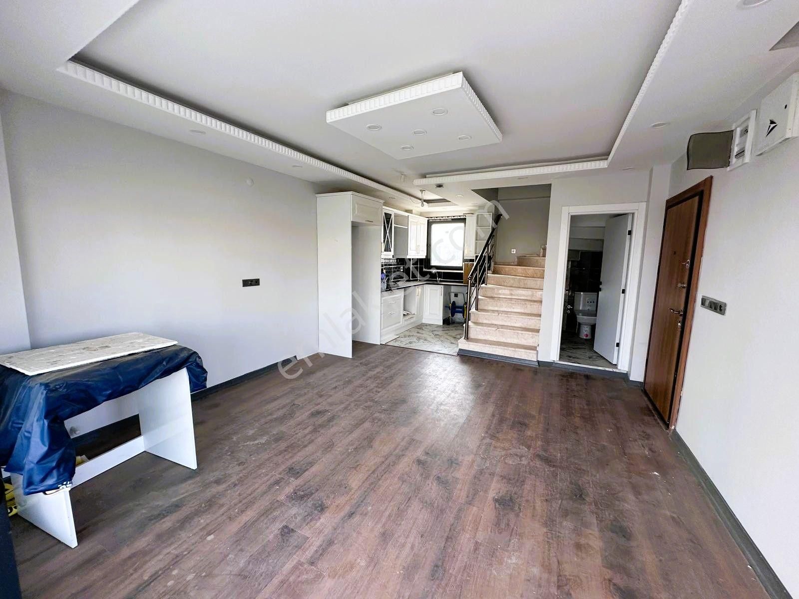 Yeniçiftlikte Denize Yakın Cadde Üstü Geniş Bahçeli 3+1 Villa Yazlık - Görsel 11