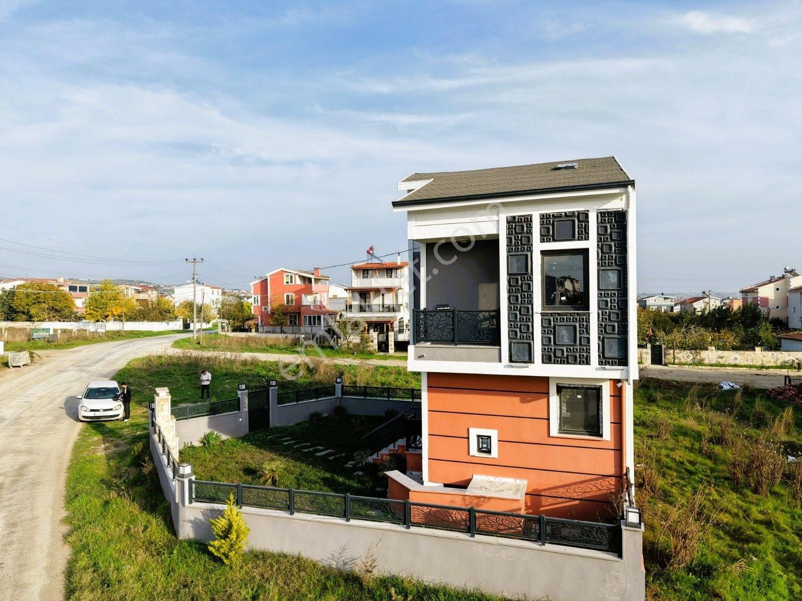 Yeniçiftlikte Denize Yakın Cadde Üstü Geniş Bahçeli 3+1 Villa Yazlık - Görsel 29