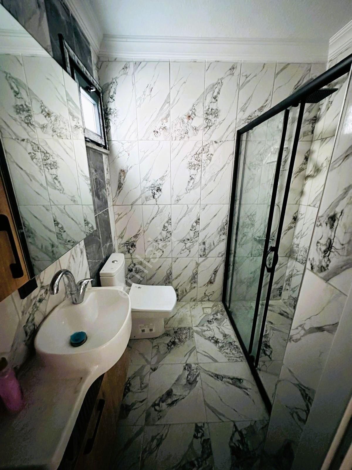 Yeniçiftlikte Denize Yakın Cadde Üstü Geniş Bahçeli 3+1 Villa Yazlık - Görsel 13