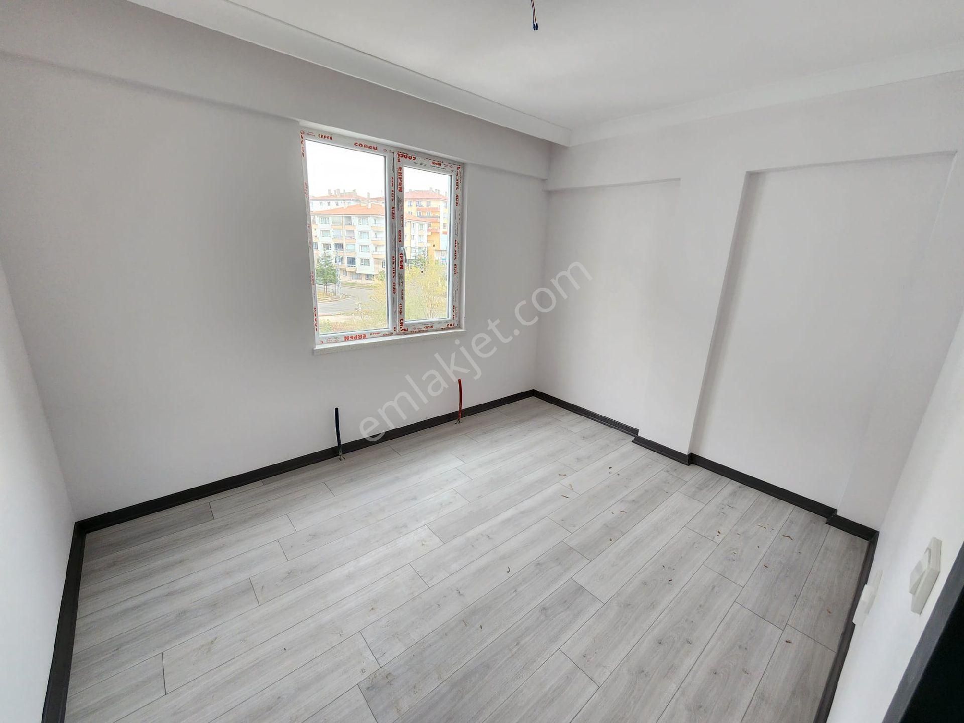 Karapürcekte 5. Kat Konumunda 1. Kat 3+1 Satılık Sıfır Dairee - Görsel 16