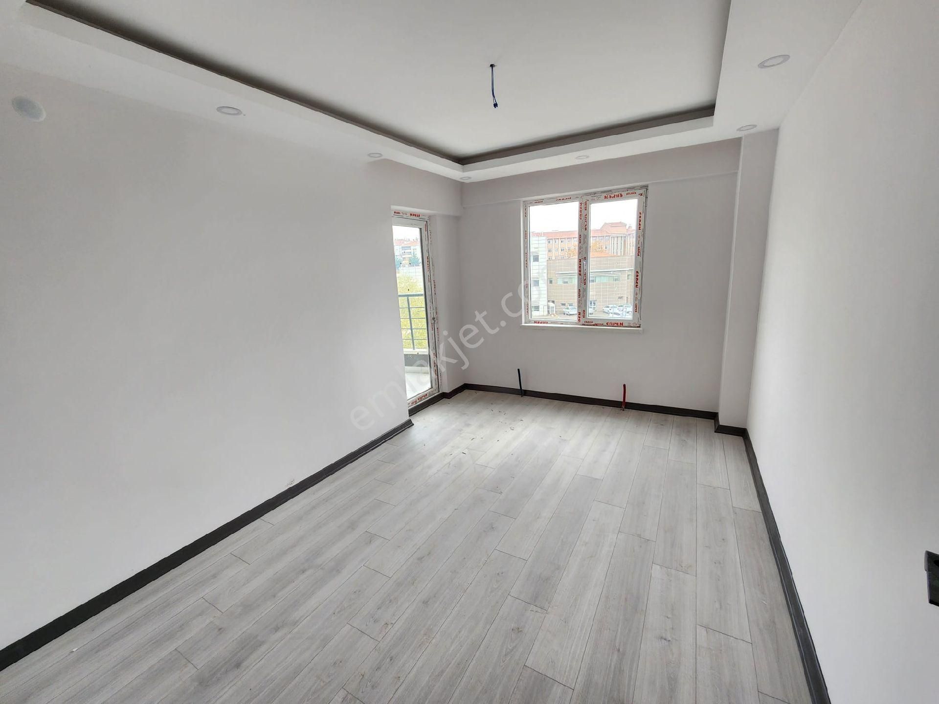 Karapürcekte 5. Kat Konumunda 1. Kat 3+1 Satılık Sıfır Dairee - Görsel 4