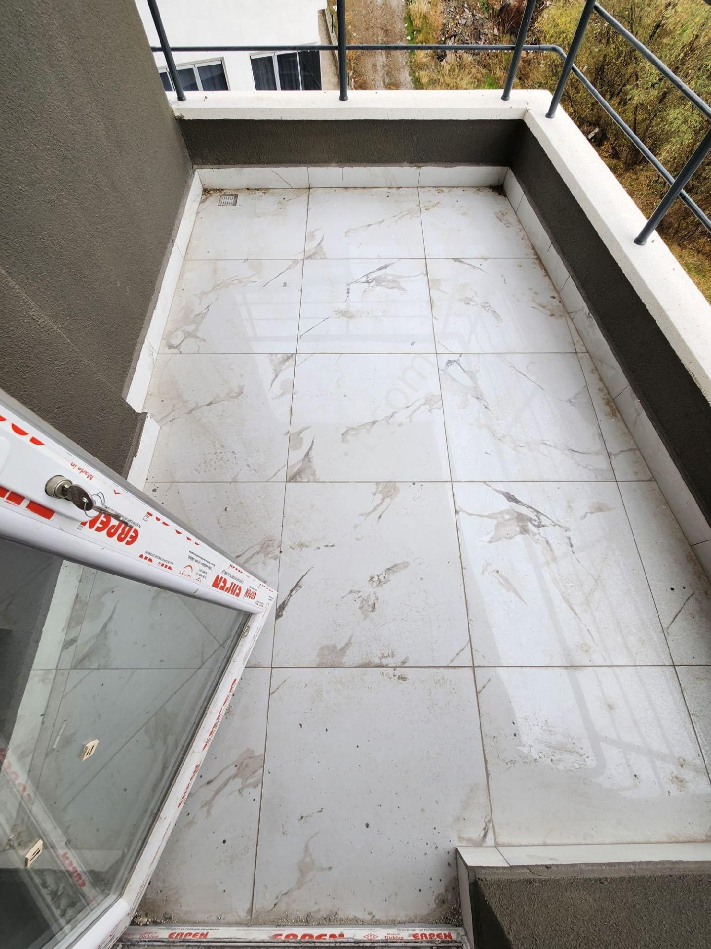 Karapürcekte 5. Kat Konumunda 1. Kat 3+1 Satılık Sıfır Dairee - Görsel 6