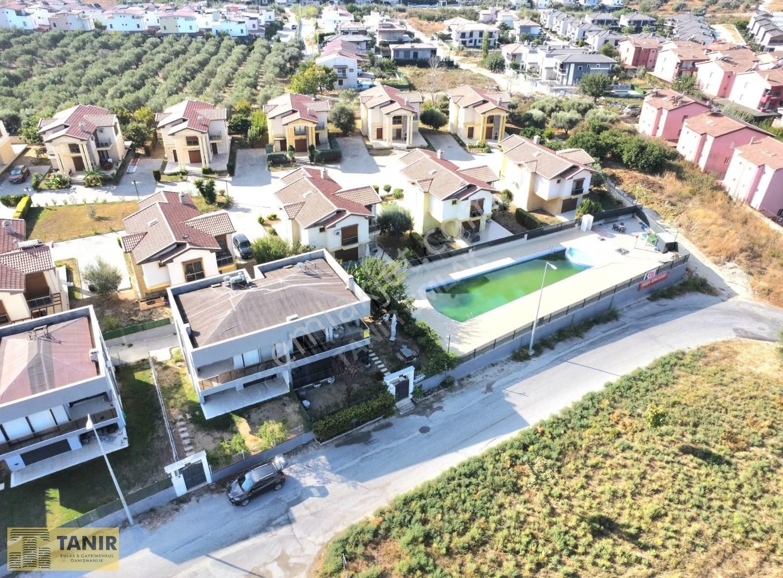 Kusadası Karaova Mevkiinde Deniz Manzaralı 3+1 Villa - Görsel 11