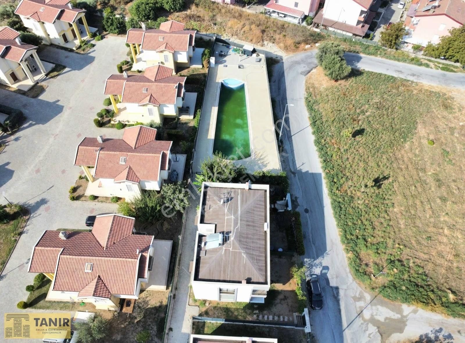 Kusadası Karaova Mevkiinde Deniz Manzaralı 3+1 Villa - Görsel 12