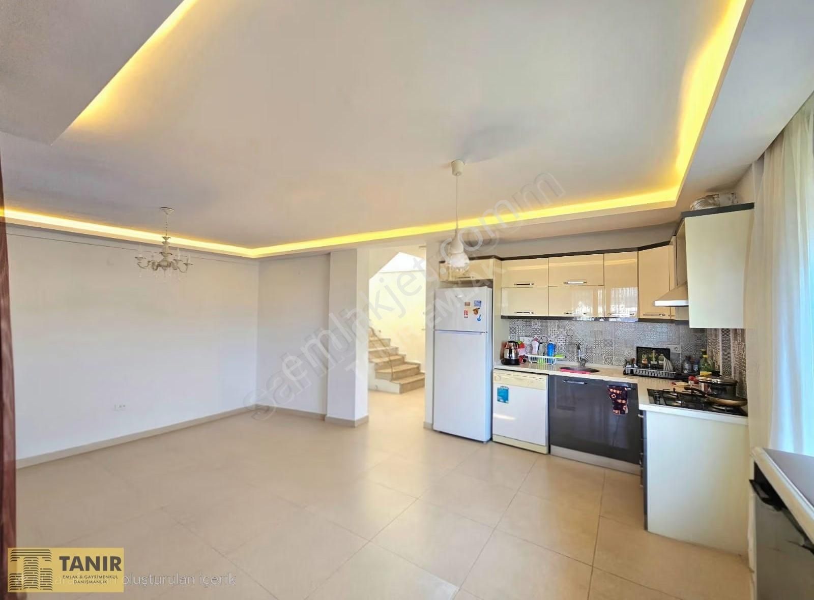 Kusadası Karaova Mevkiinde Deniz Manzaralı 3+1 Villa - Görsel 14