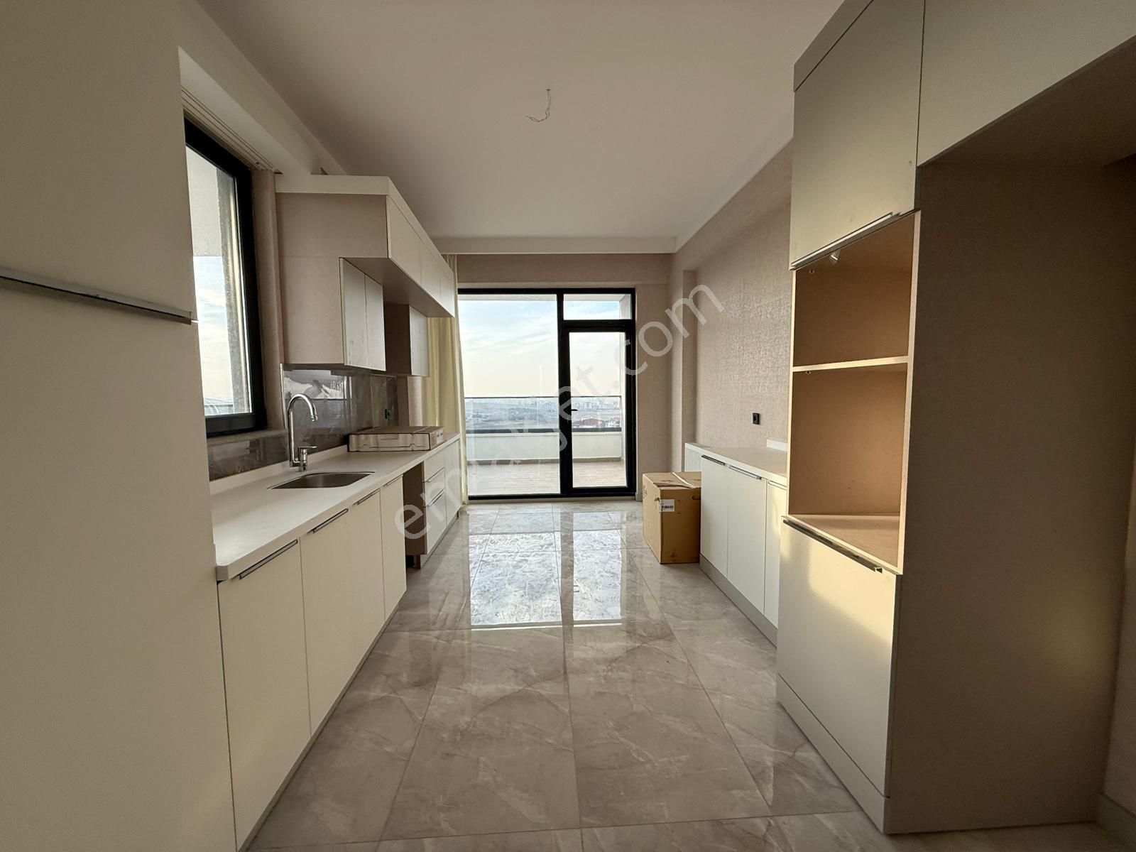 Alfa'dan Yeni Bağlıcada Şehir Manzaralı, Teras Balkonlu, Geniş 4+1 Daire!!