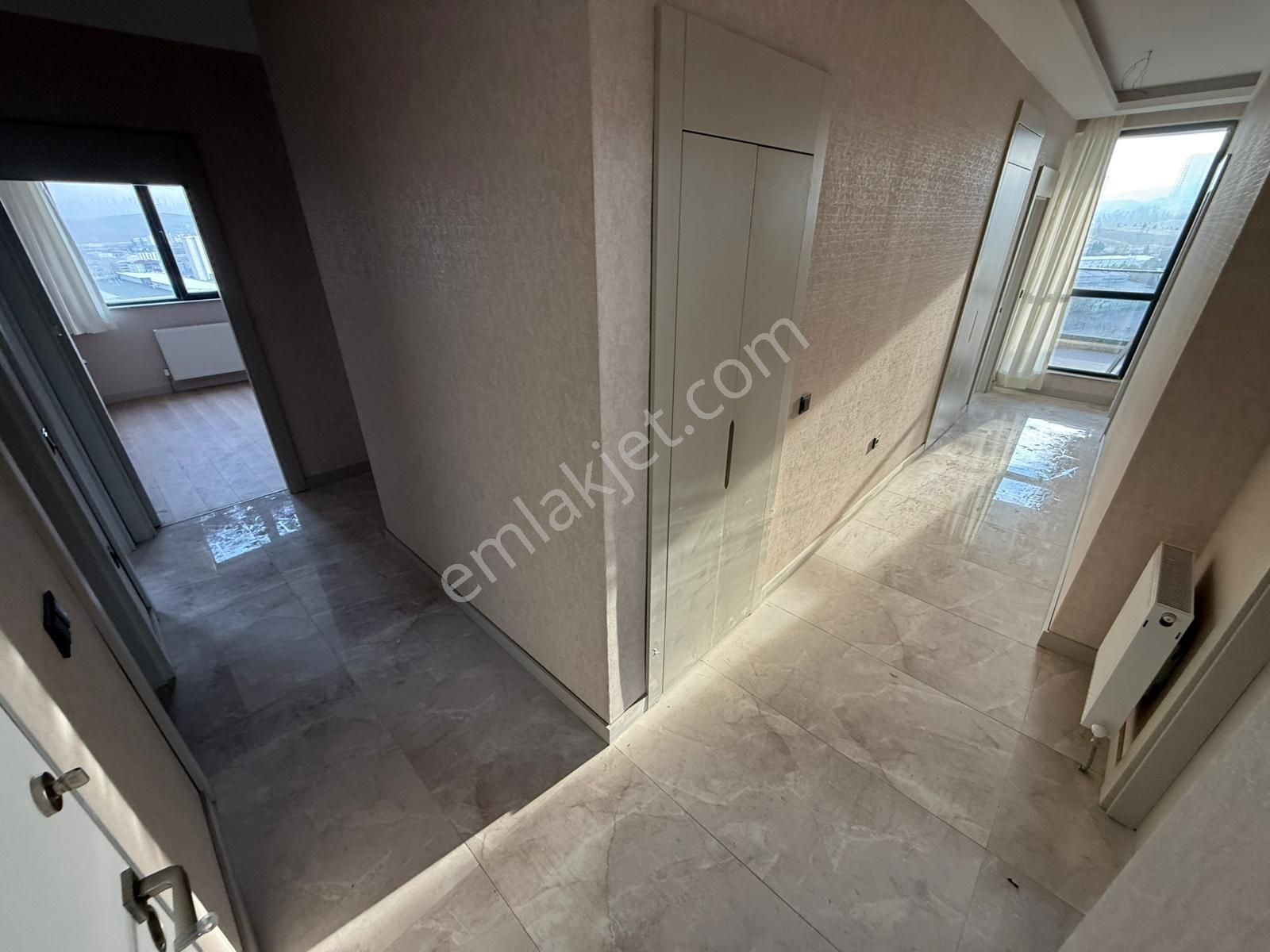 Alfa'dan Yeni Bağlıcada Şehir Manzaralı, Teras Balkonlu, Geniş 4+1 Daire!! - Görsel 24