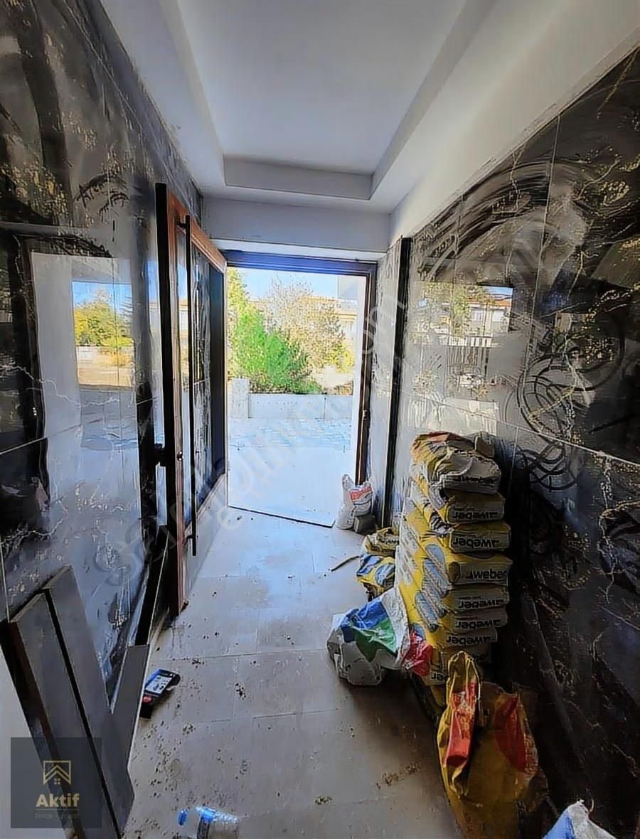 Satılık.... Yeniköyde Belediye Karşısında Arka Caddede Arakatta - Görsel 14