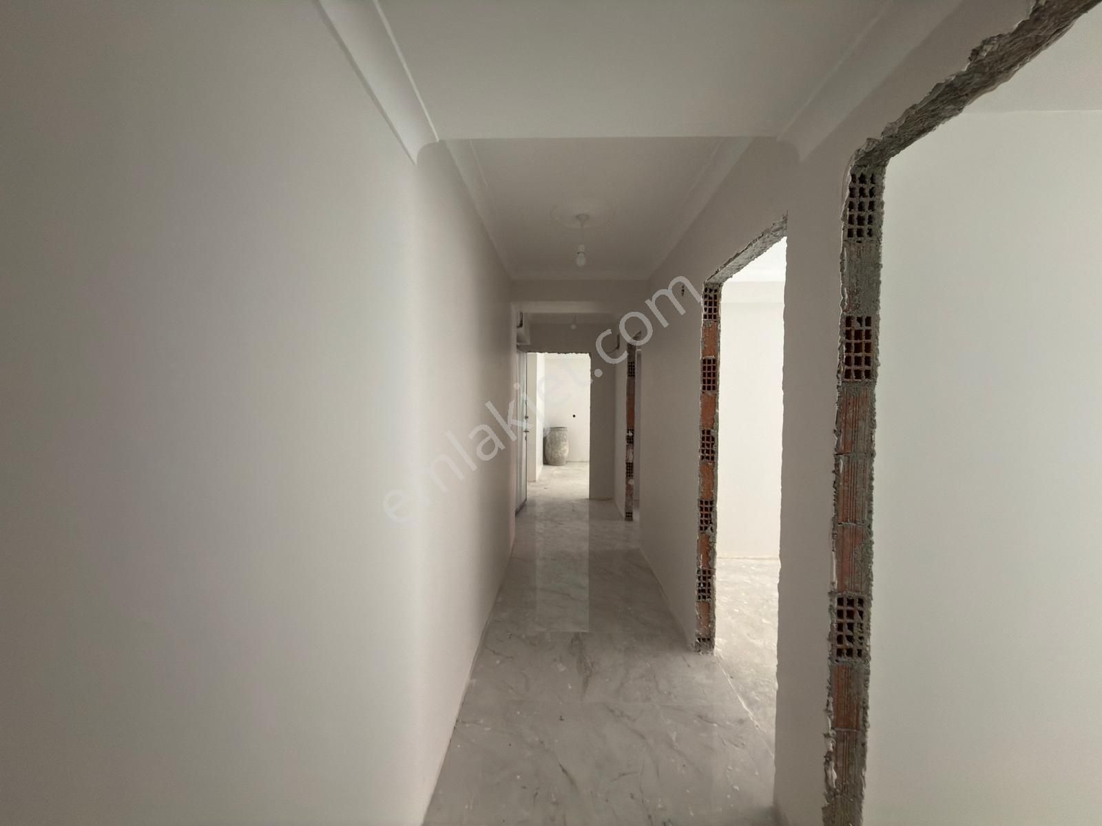 Salih Emlak 'tan Metro-metrobüs-e5 Yakını 2+1 Sıfır Daireler - Görsel 8