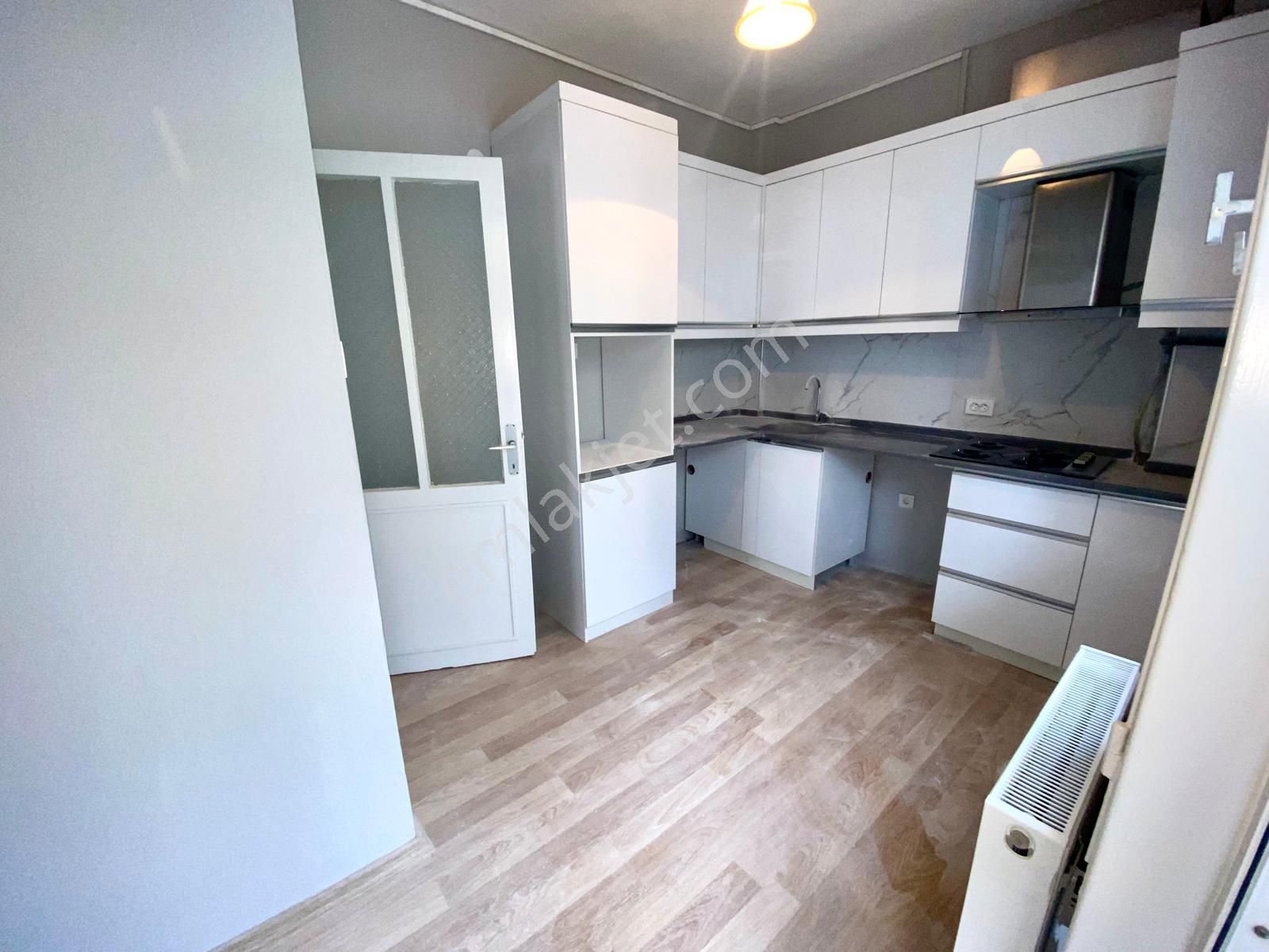 Arga'dan Buca Çevik Bir Meydan Yakını Ara Kat 3+1 Kiralık Daire. - Görsel 4