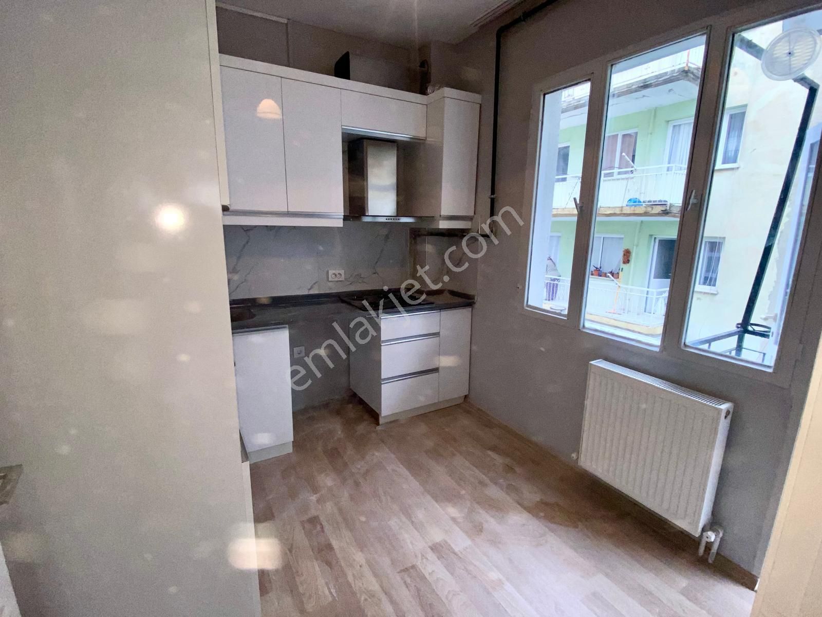 Arga'dan Buca Çevik Bir Meydan Yakını Ara Kat 3+1 Kiralık Daire. - Görsel 3