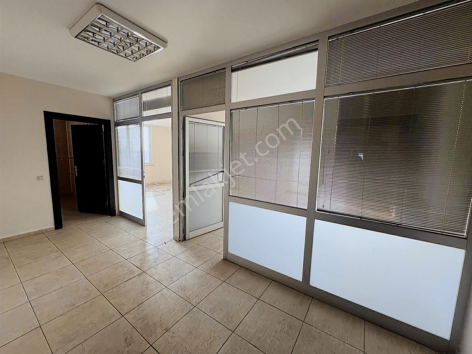 Zorlu'dan Şakirpaşa Kavşağında E-5'e Cepheli İş Hanı Ofis - Görsel 24