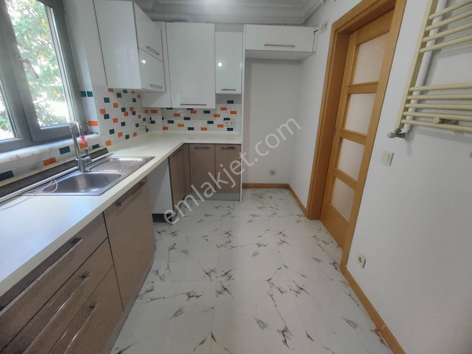 Emlak Dünyasından Yalı Mahallesinde Sahil Marmaray 3 Dk Mesafede - Görsel 4