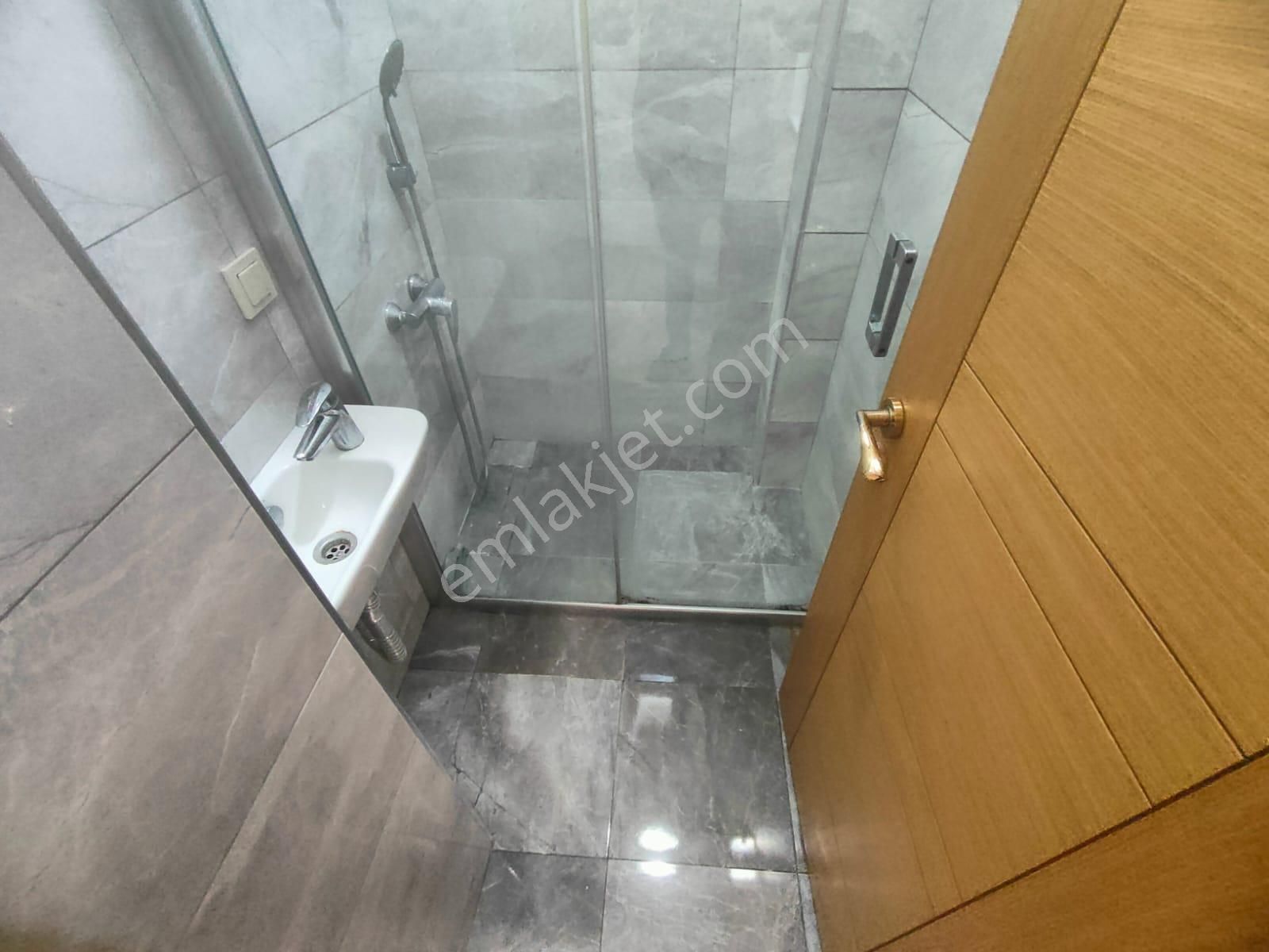 Emlak Dünyasından Yalı Mahallesinde Sahil Marmaray 3 Dk Mesafede - Görsel 26