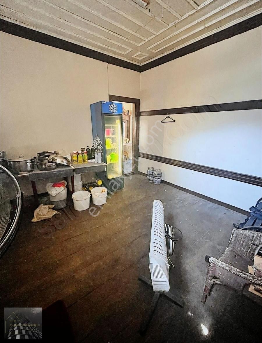 Yeşil Türbe Yanında Komple Satılık 3 Katlı Bahçeli Tarihi Bina - Görsel 4