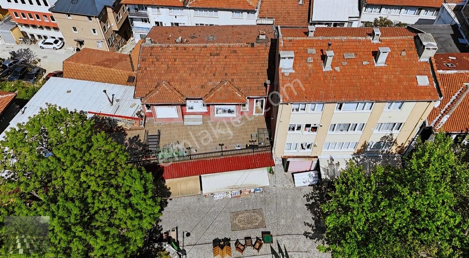 Yeşil Türbe Yanında Komple Satılık 3 Katlı Bahçeli Tarihi Bina - Görsel 21