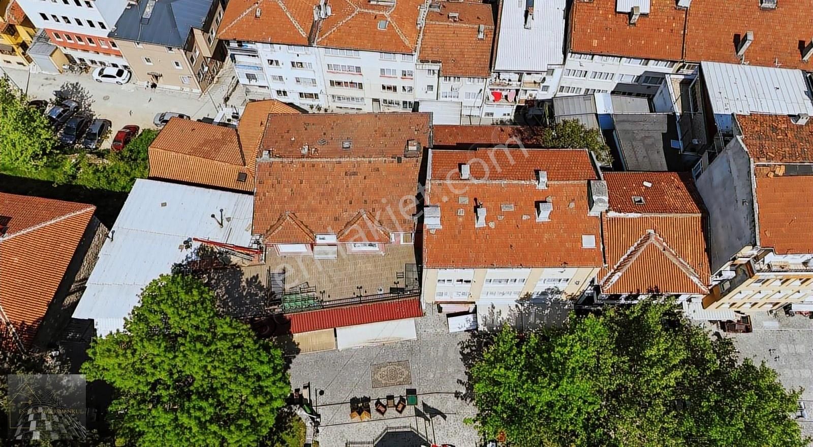 Yeşil Türbe Yanında Komple Satılık 3 Katlı Bahçeli Tarihi Bina - Görsel 15