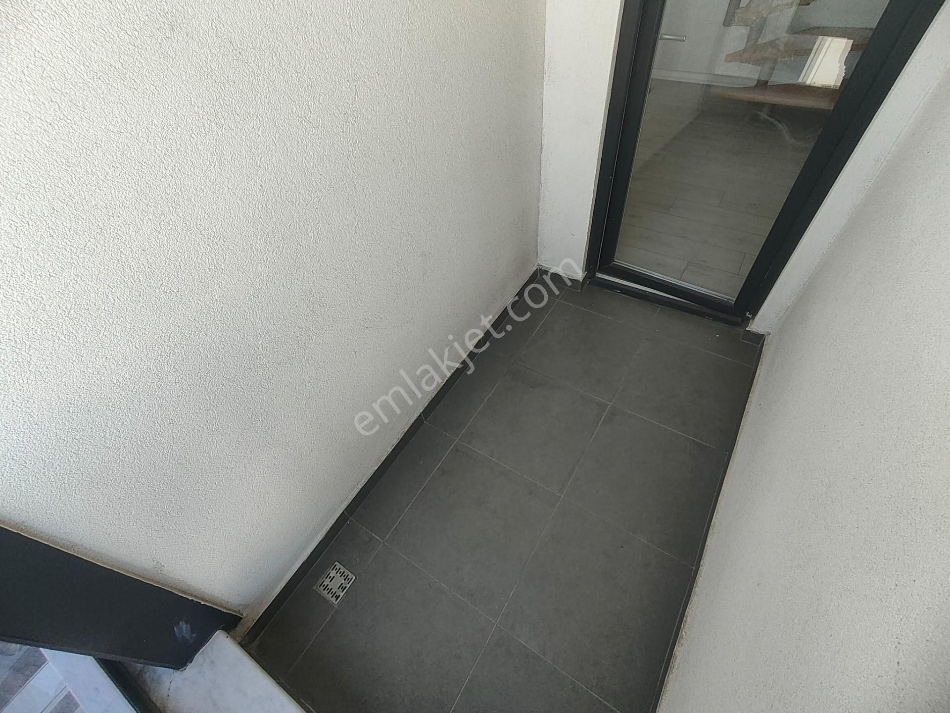 Emlak Dünyasından İdealtepede Satılık 3+2 160 M2 Sıfır Dubleks - Görsel 20