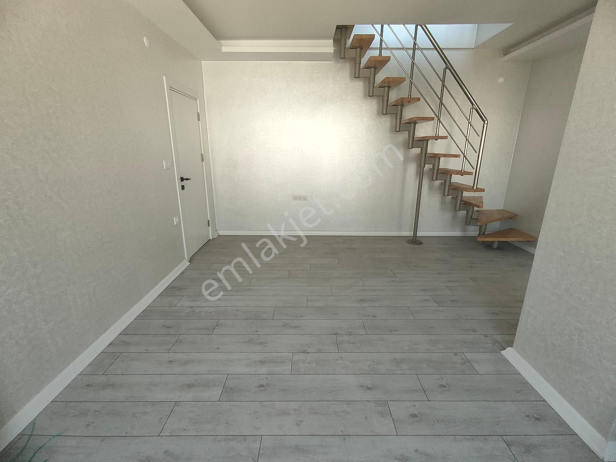 Emlak Dünyasından İdealtepede Satılık 3+2 160 M2 Sıfır Dubleks - Görsel 17