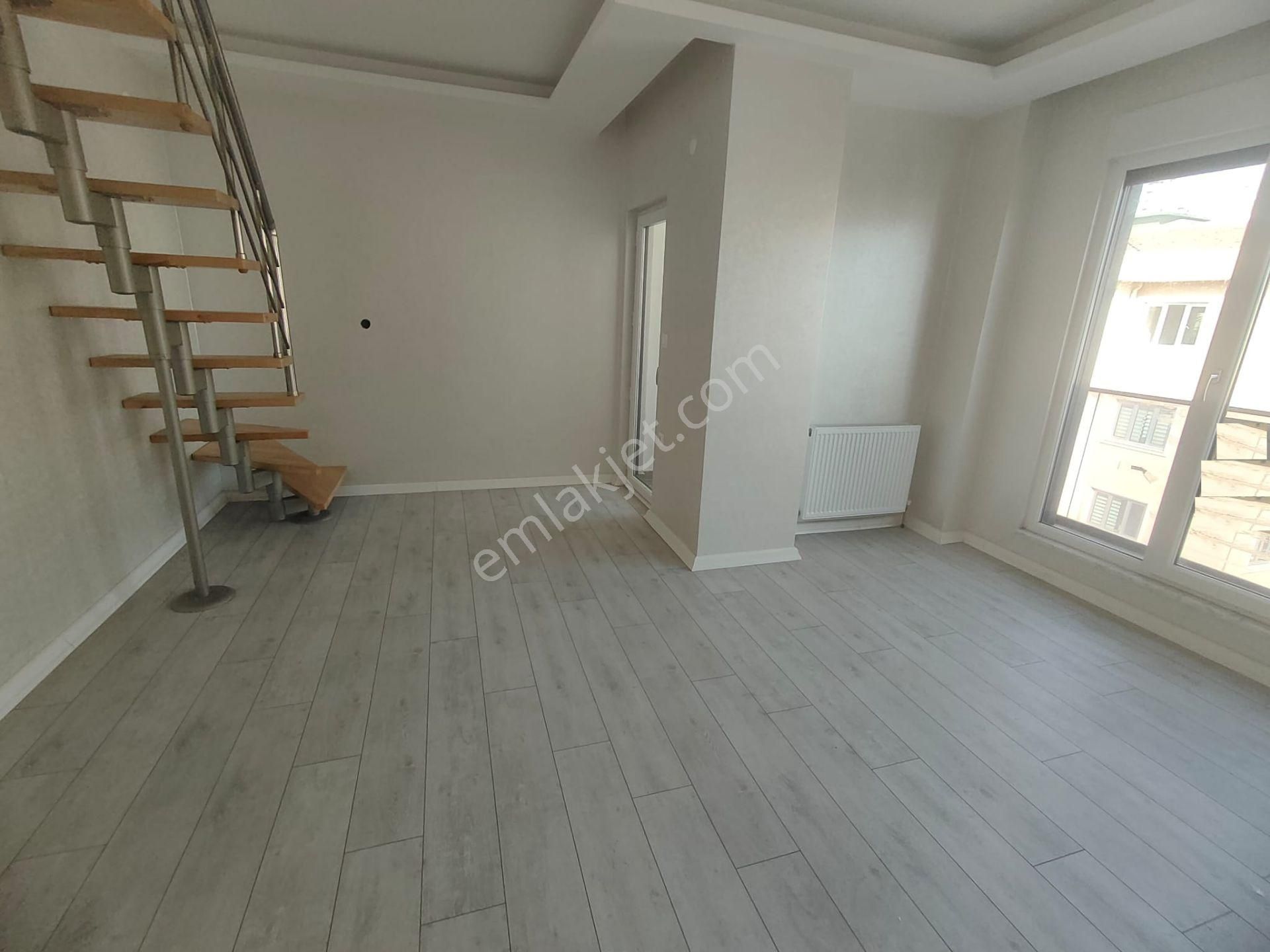 Emlak Dünyasından İdealtepede Satılık 3+2 160 M2 Sıfır Dubleks - Görsel 16