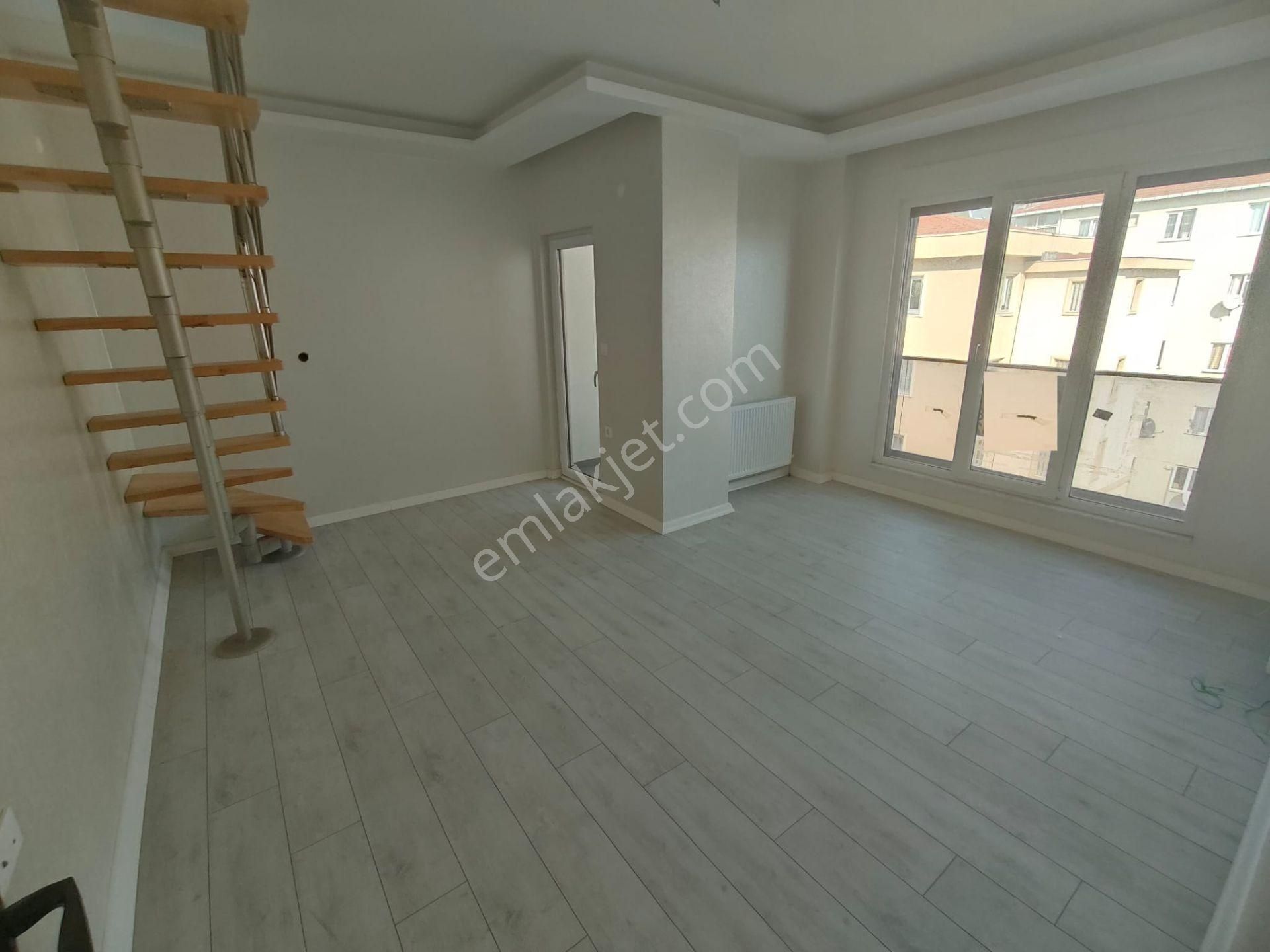 Emlak Dünyasından İdealtepede Satılık 3+2 160 M2 Sıfır Dubleks - Görsel 15