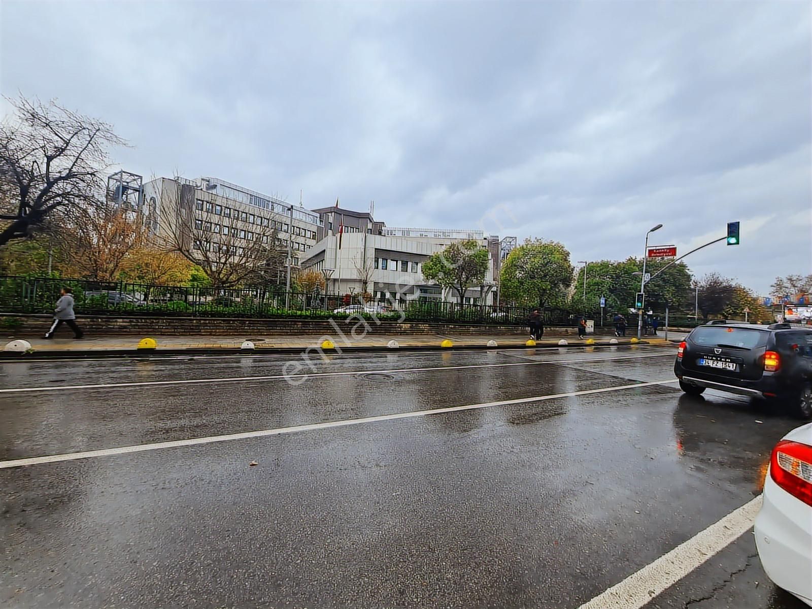 Kadıköy Belediyesi Karşısında Masrafsız Mobilyalı Ofis - Görsel 10