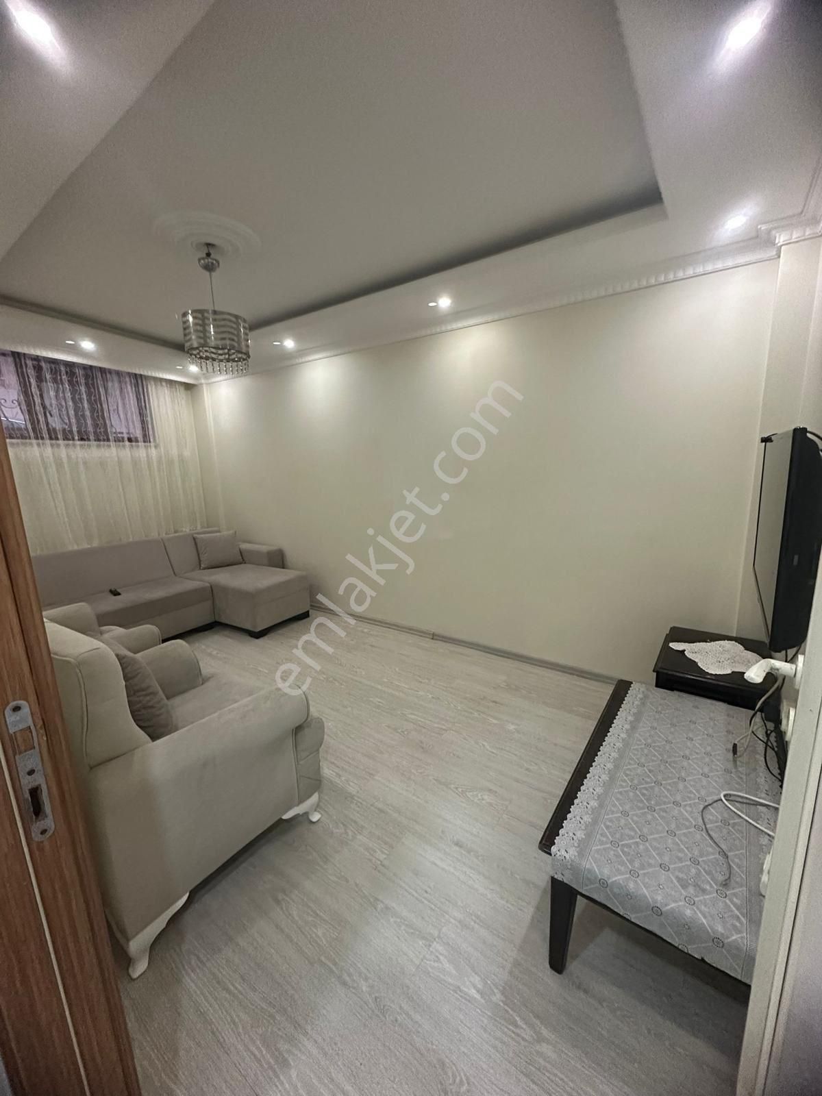 Sultançiftliğinde Tramvayın Dibinde Lüx Daire