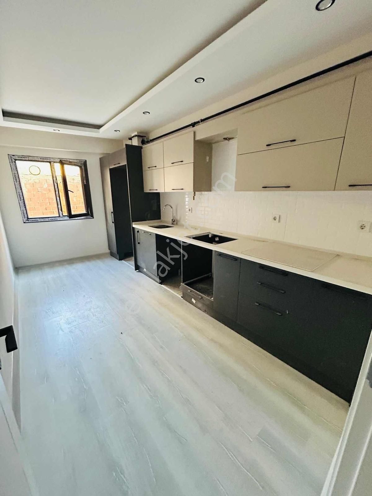 Muradiye Mah Satılık 3+1 Ebeveyn Banyolu Daire - Görsel 13