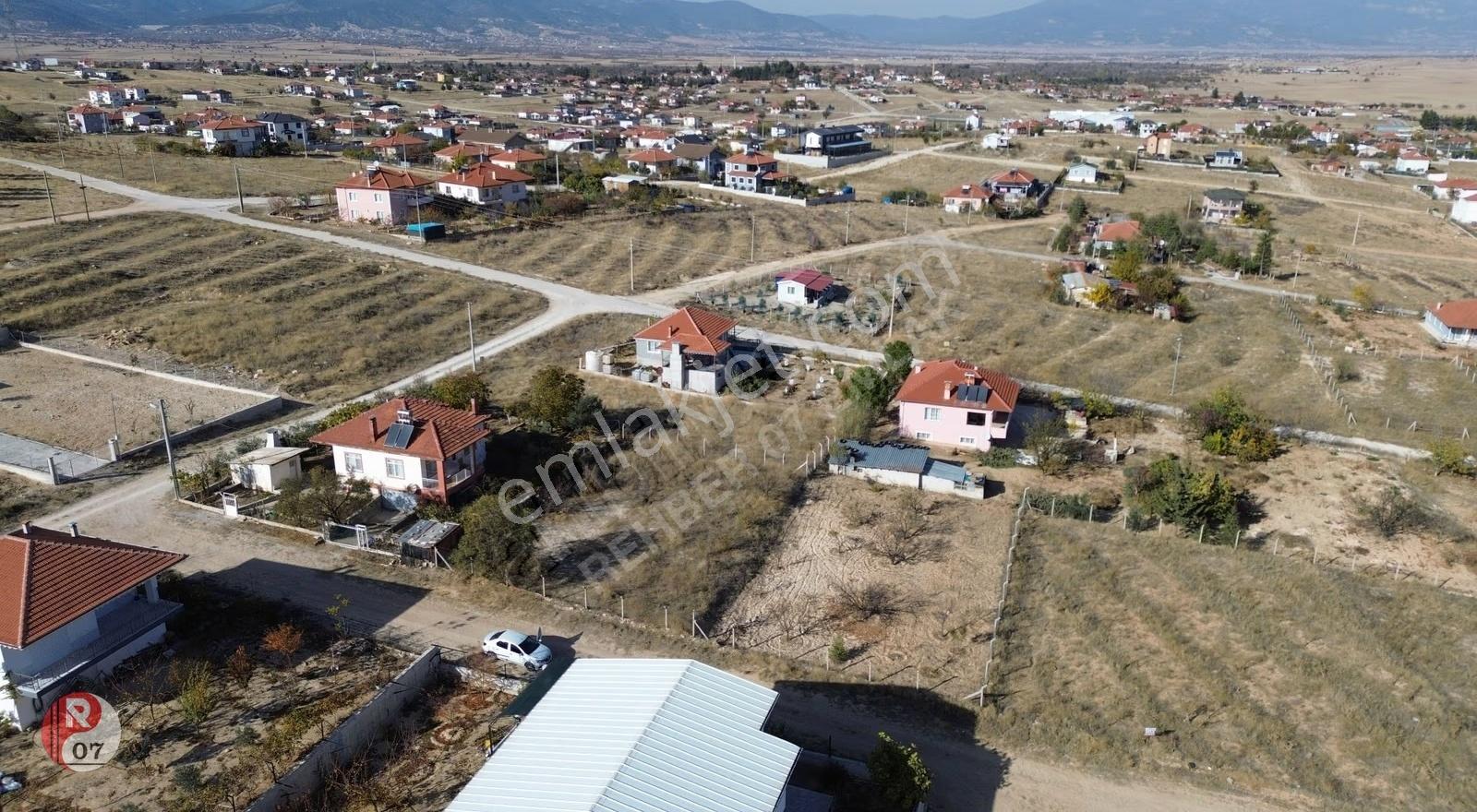 Antalya Korkuteli Bozova Ateşntepede Satılık 597m2 Arsa - Görsel 3