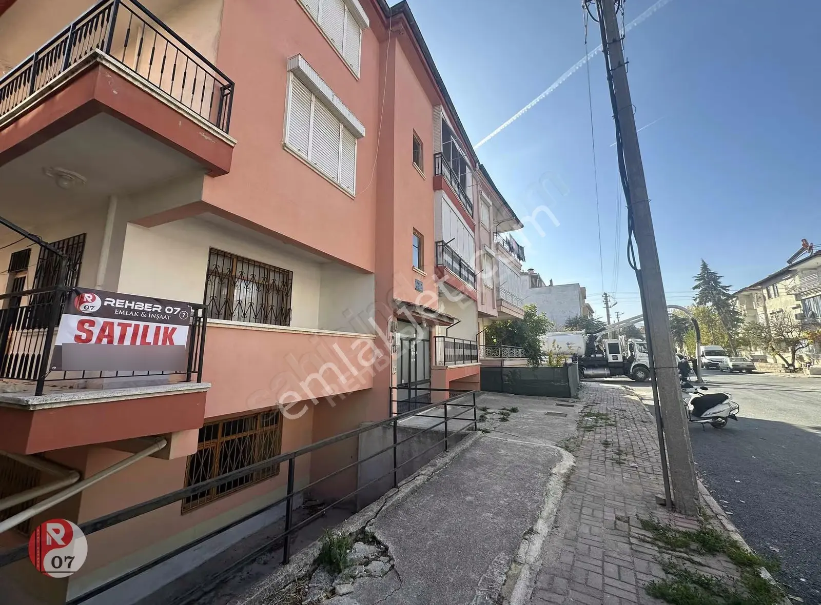 Antalya Korkuteli Kiremitli Mahallesinde Satılık 2+1 Amerikan