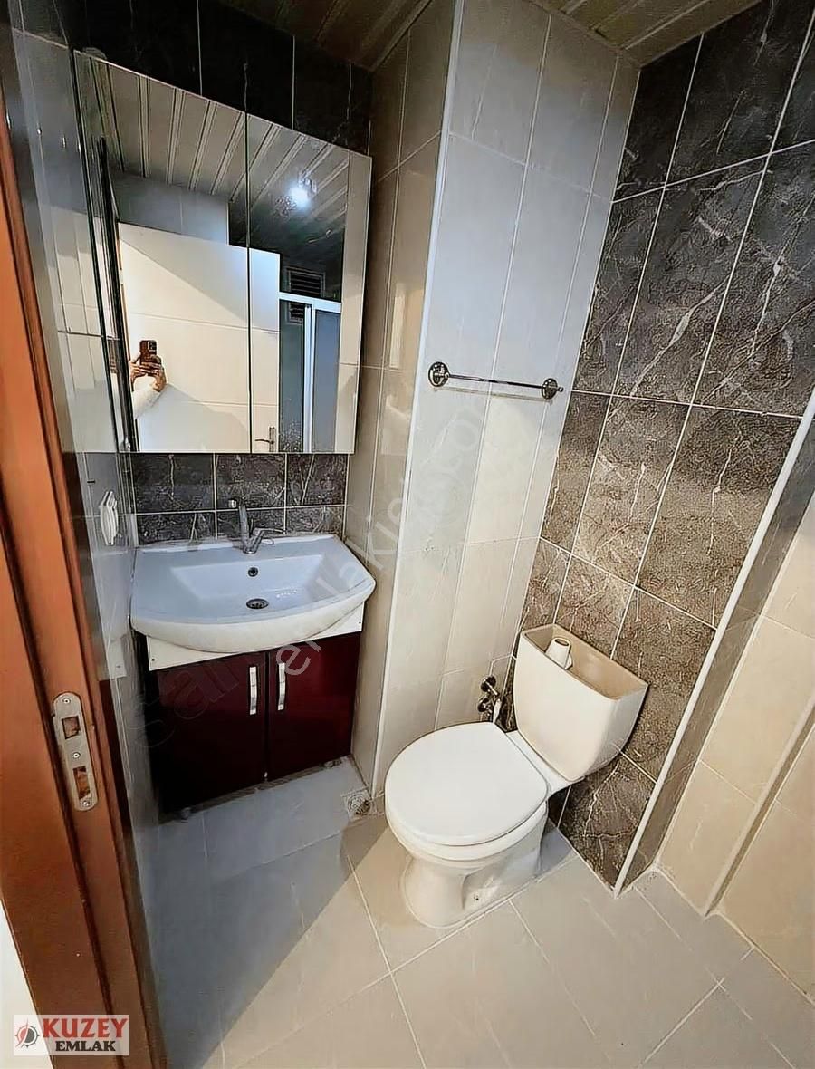 Kuzey Emlak'tan Karakeçili Cadde Üzerinde 2. Katta 3+1 Daire - Görsel 9