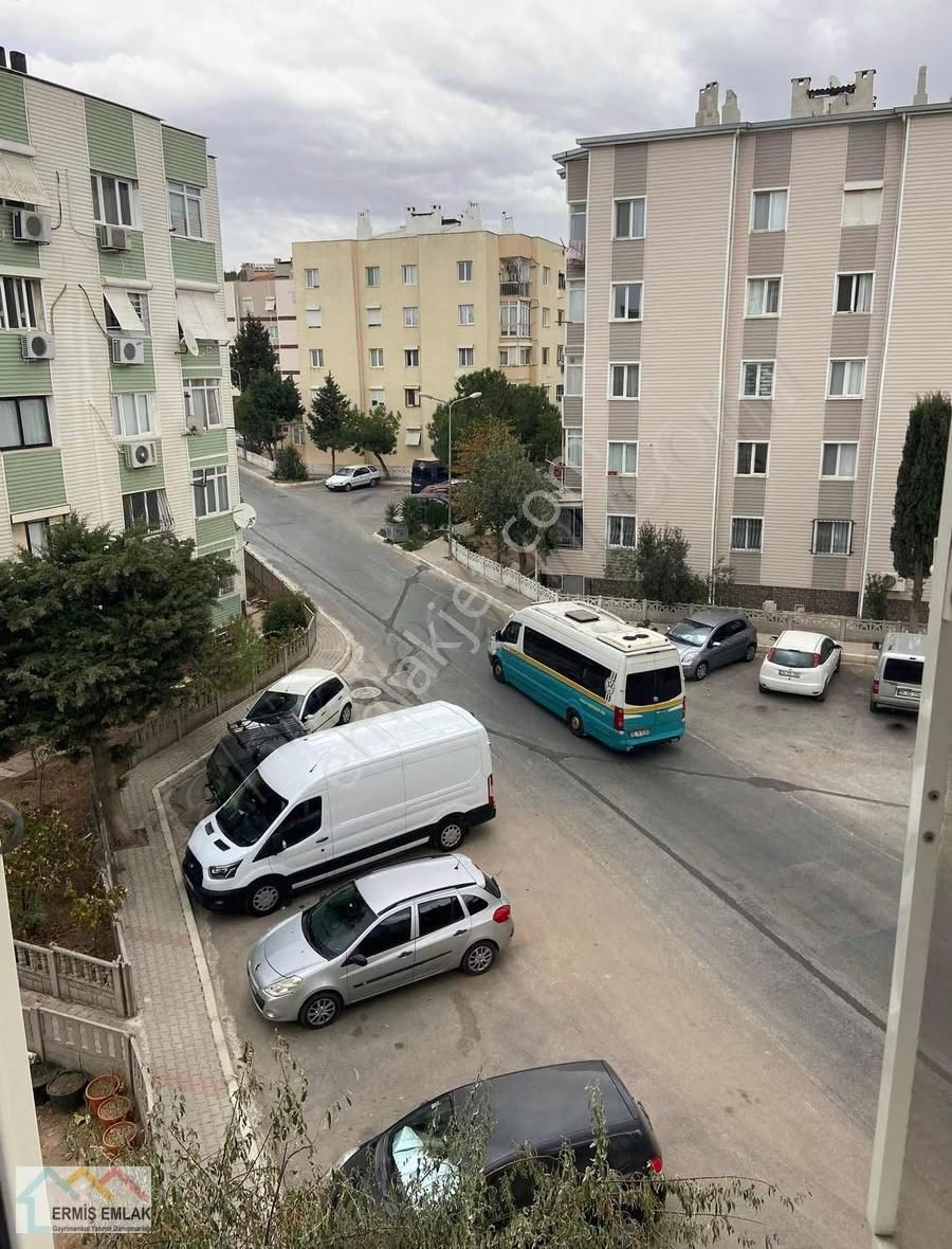 Buca Cumhuriyet Mah. Satılık 2+1 Doğalgazlı Daire - Görsel 2